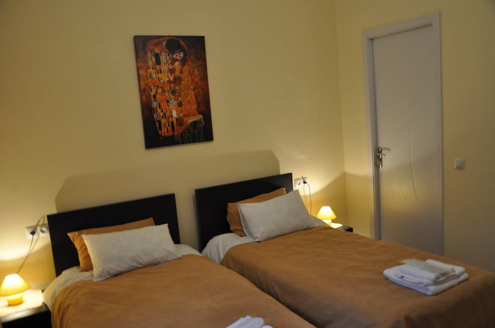V Park Hotel Тбилиси Экстерьер фото