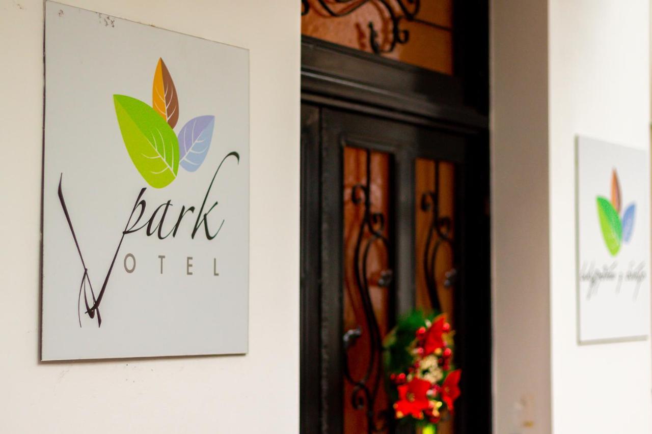 V Park Hotel Тбилиси Экстерьер фото