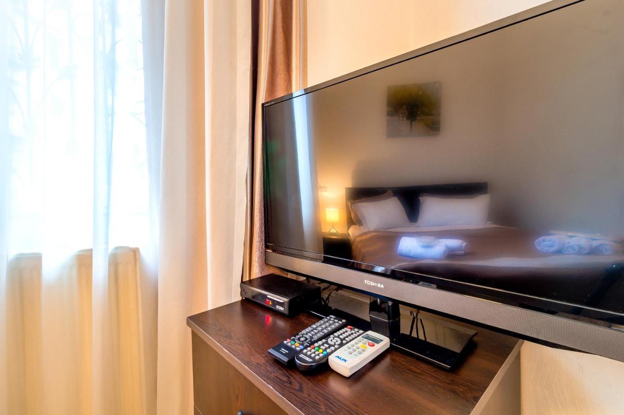 V Park Hotel Тбилиси Экстерьер фото