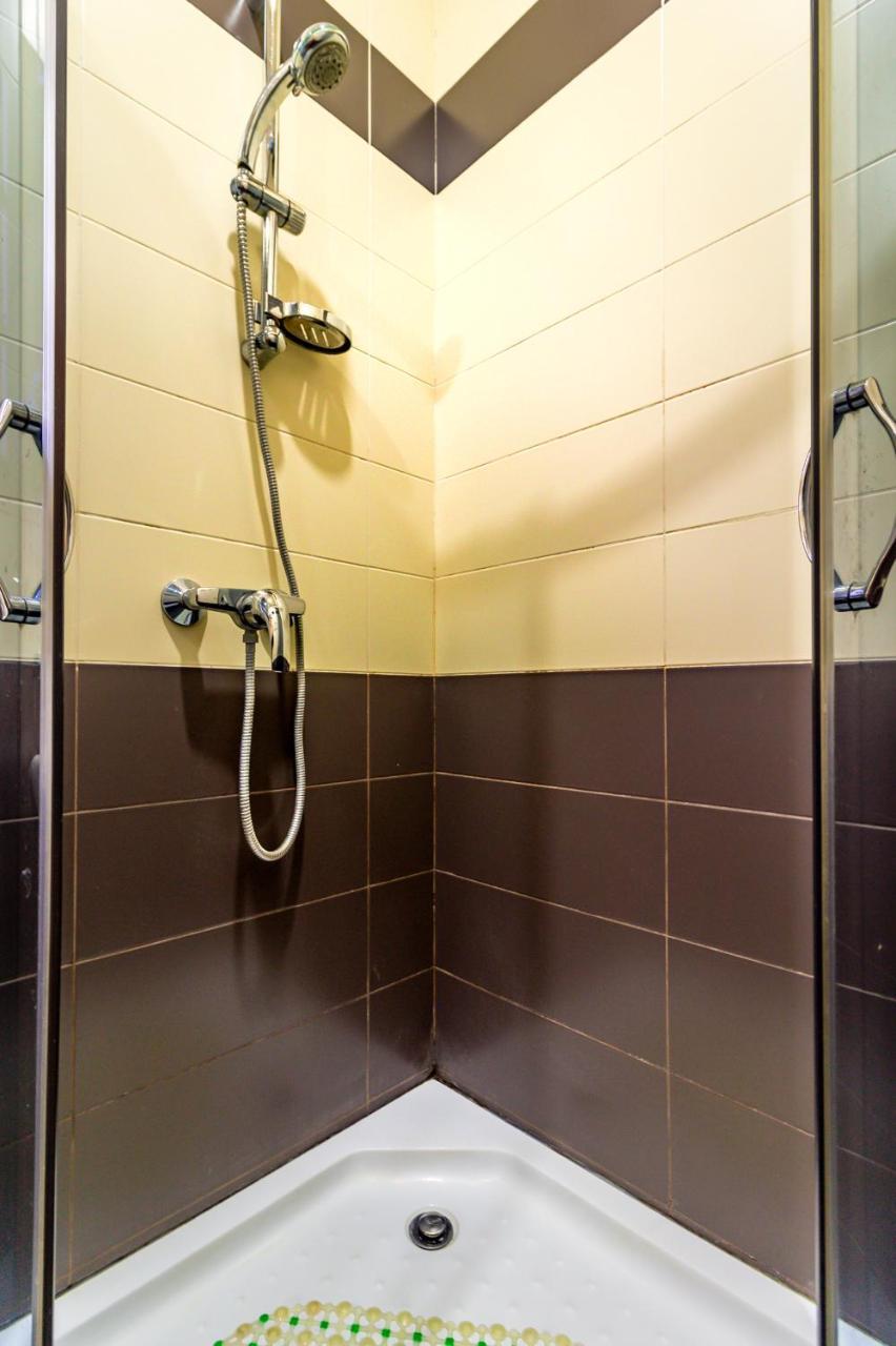 V Park Hotel Тбилиси Экстерьер фото