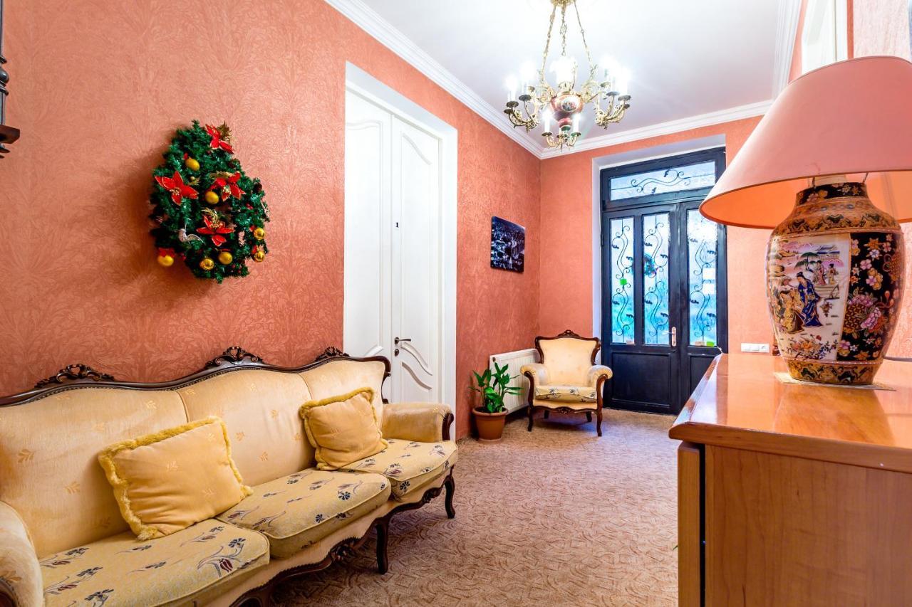 V Park Hotel Тбилиси Экстерьер фото