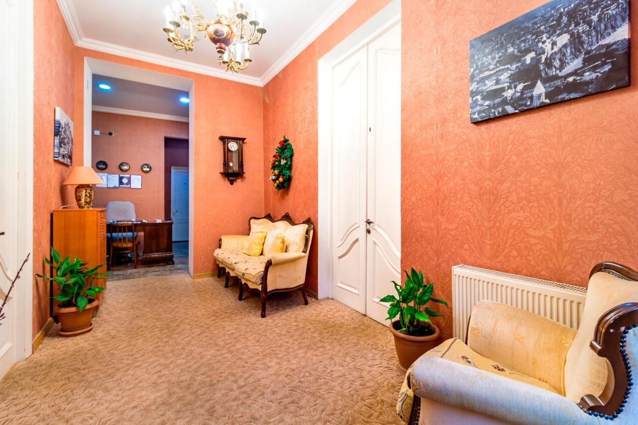 V Park Hotel Тбилиси Экстерьер фото