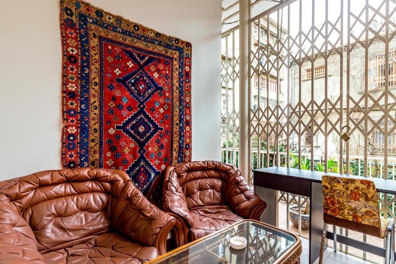 V Park Hotel Тбилиси Экстерьер фото