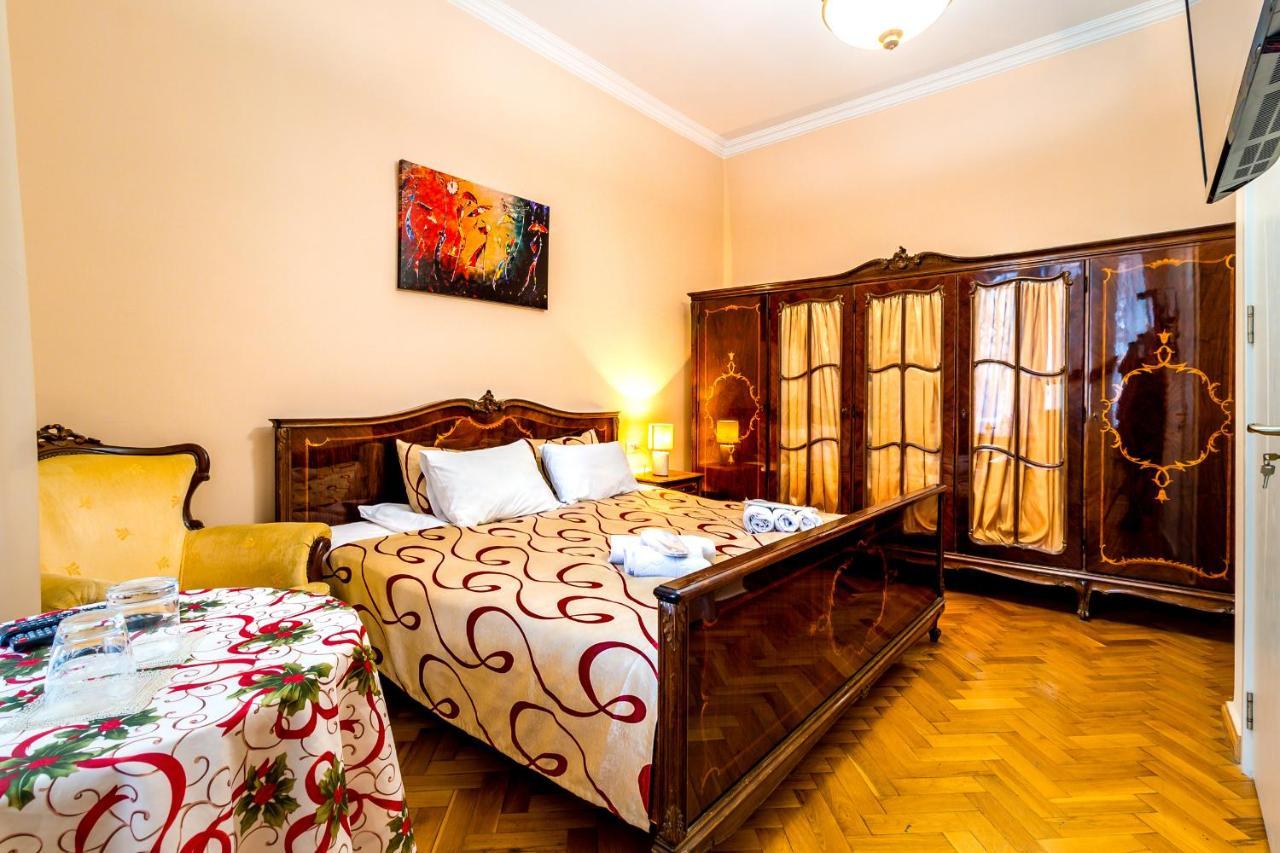 V Park Hotel Тбилиси Экстерьер фото
