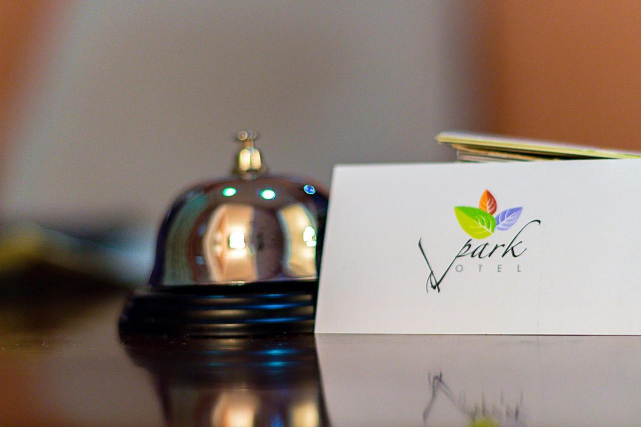 V Park Hotel Тбилиси Экстерьер фото
